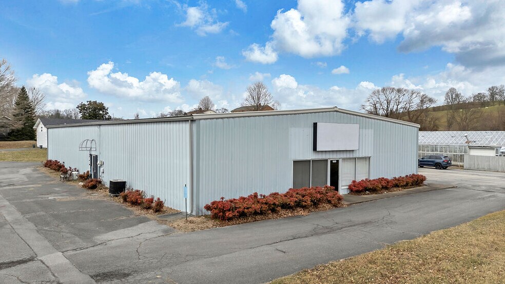 More Photos Of 973 W Main St, Abingdon Specialty For Sale