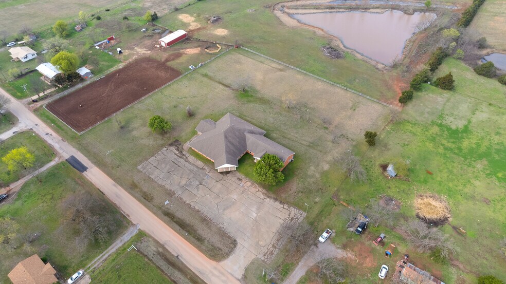 More Photos Of 907 N Oklahoma St, Tryon Religious Facility For Sale