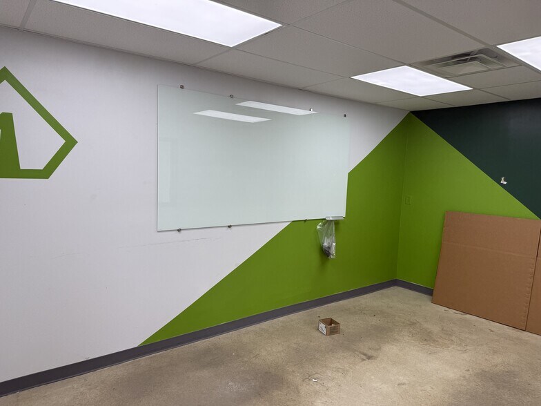 More Photos Of 4040 Lebanon Pike, Hermitage Freestanding For Lease