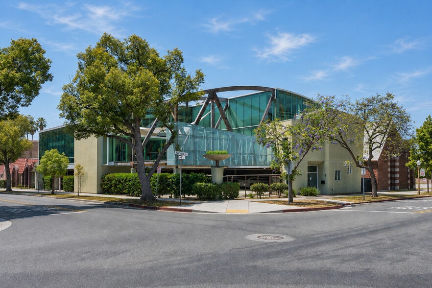 Primary Photo Of 320 E Harvard St, Glendale Loft Creative Space For Sale