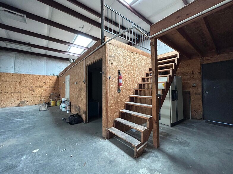 More Photos Of 717 5th St, Prescott Manufacturing For Lease