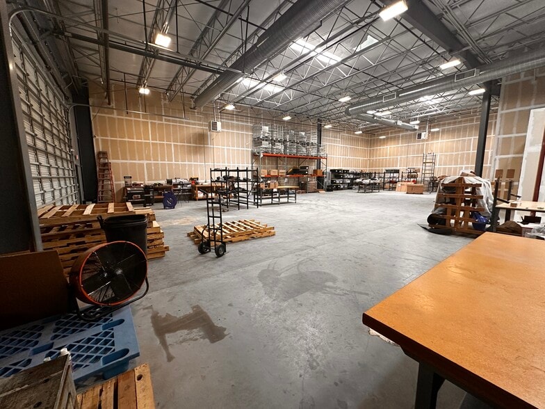 More Photos Of 8736 Gateway Blvd E, El Paso General Retail For Lease