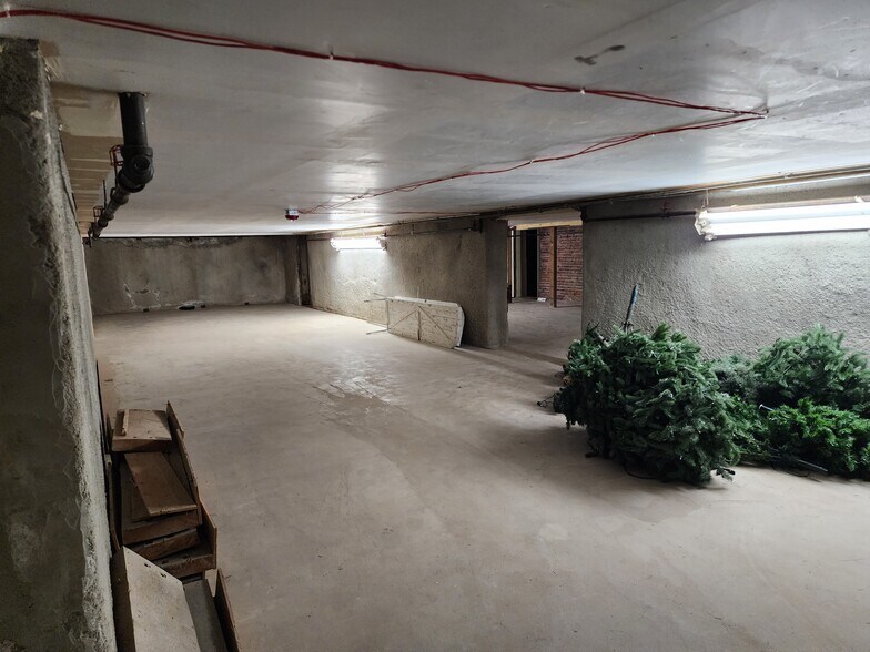 More Photos Of 142-144 N K St, Tulare Restaurant For Sale