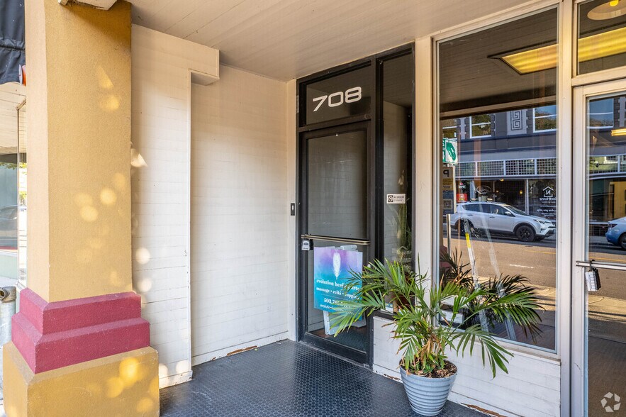More Photos Of 706-708 Main St, Oregon City Office For Sale