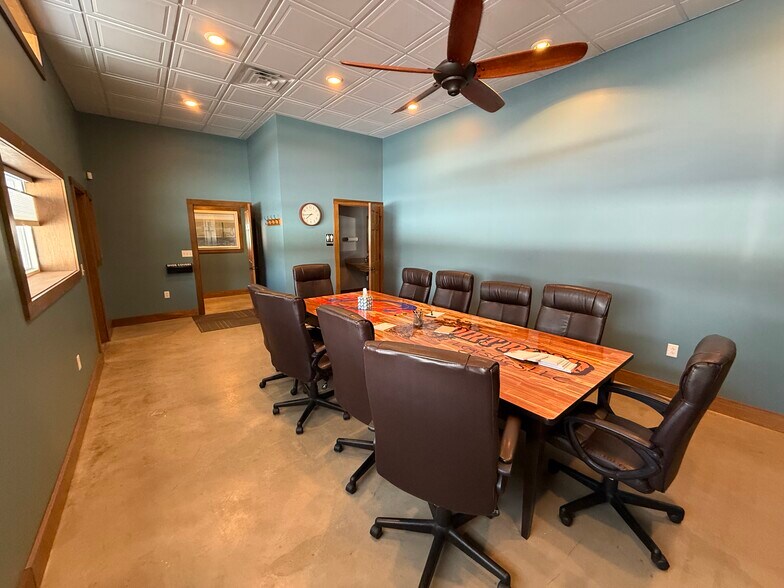 More Photos Of 805 Atlantic Ave, Franklin Light Manufacturing For Sale