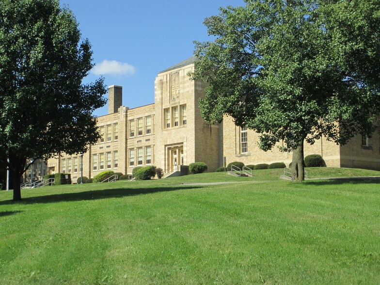 More Photos Of 15 Bauder Ave, Hammondsport Office Residential For Lease