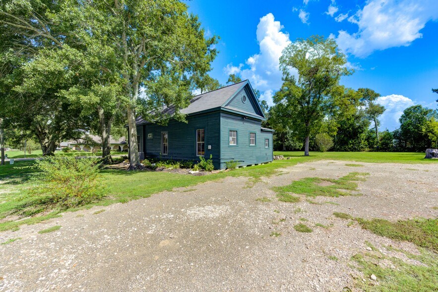 More Photos Of 602 E Myrtle St, Angleton Office Residential For Sale