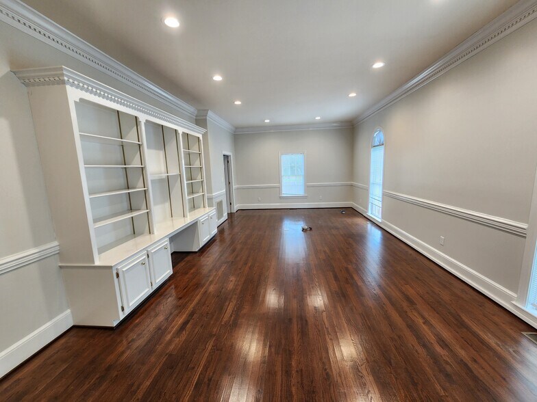 More Photos Of 1280 Fairway St, Bowling Green Office For Lease
