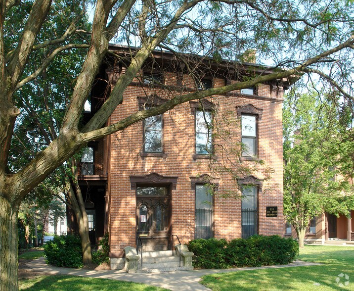 More Photos Of 895 S High St, Columbus Office Residential For Lease