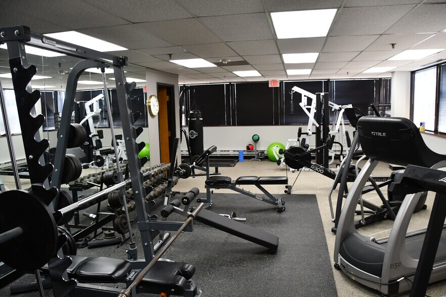 More Photos Of 2075 Foxfield Rd, St Charles Medical For Lease