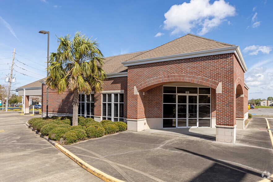 Primary Photo Of 810 W Esplanade Ave, Kenner General Retail For Sale