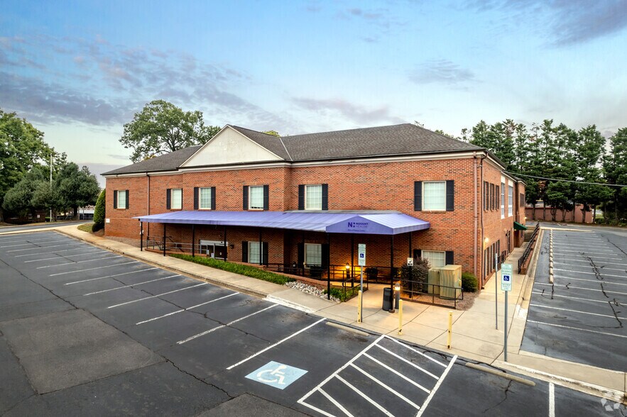 More Photos Of 125 Baldwin Ave, Charlotte Medical For Lease