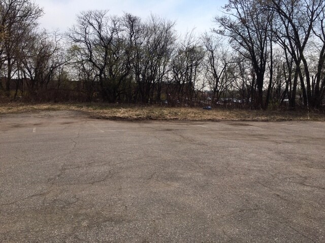 More Photos Of 10 Dell Glen Ave, Lodi Manufacturing For Lease