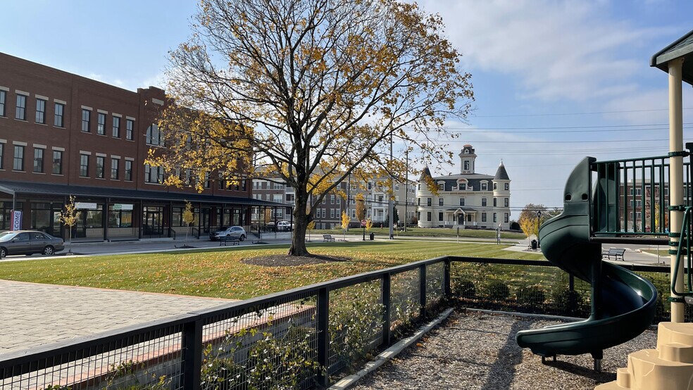 More Photos Of 198 Ohio 741, Lebanon Supermarket For Lease