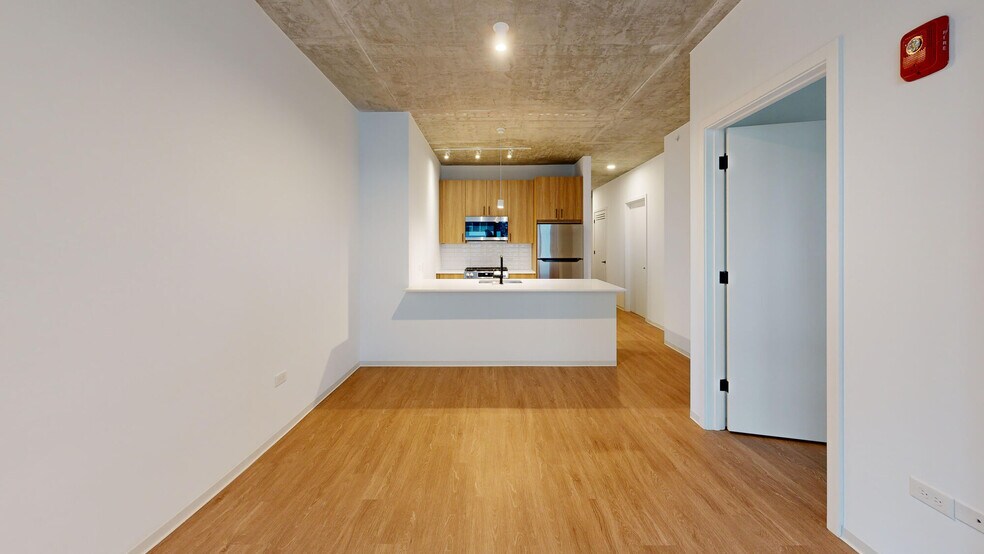 More Photos Of 1717 S Michigan Ave, Chicago Apartments For Lease