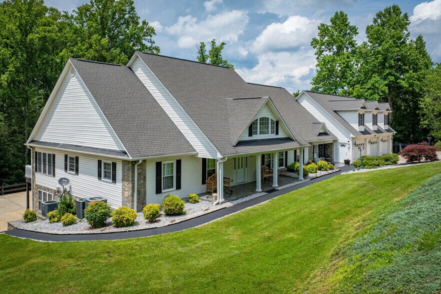 More Photos Of 200 Little Acres Dr, Marion Specialty For Sale