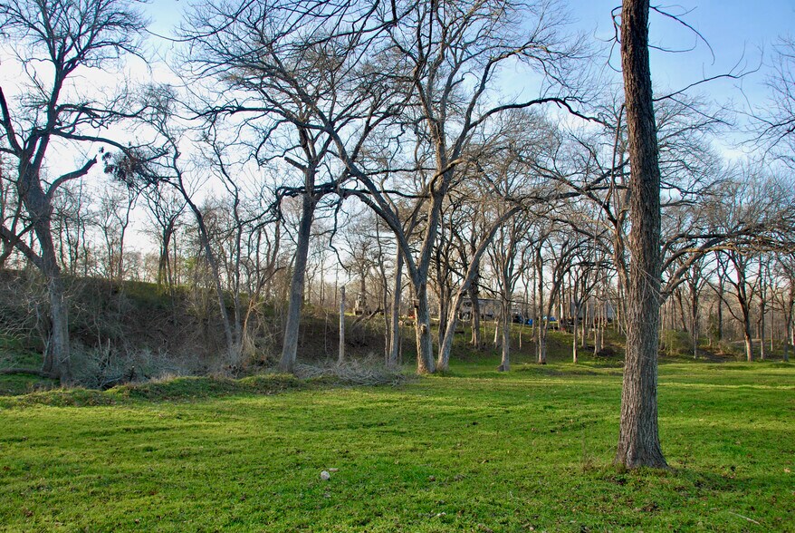 More Photos Of 900 Old Lytton Springs Rd, Lockhart Land For Sale