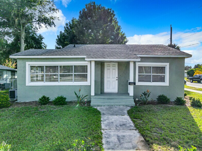 More Photos Of 409 N Ridgewood Ave, Edgewater Office For Sale