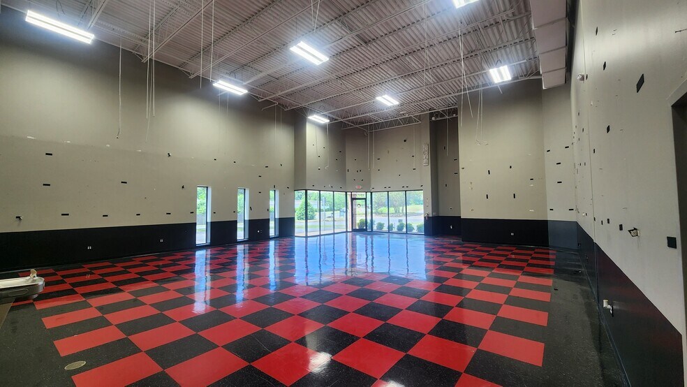 More Photos Of 10725 John Price Rd, Charlotte Warehouse For Lease