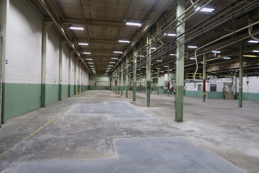 More Photos Of 707 Spence Ln, Nashville Manufacturing For Lease