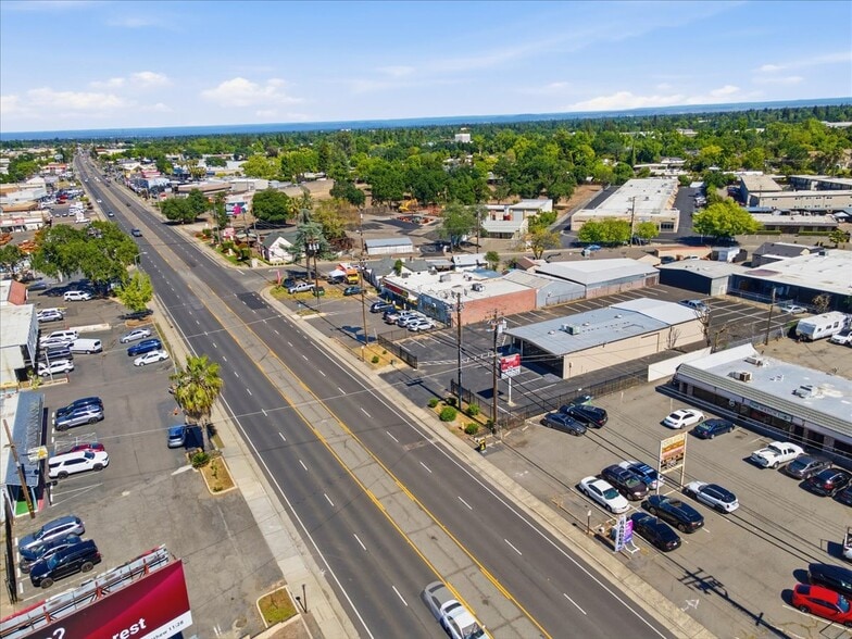 More Photos Of 4554 Auburn Blvd, Sacramento Auto Dealership For Sale