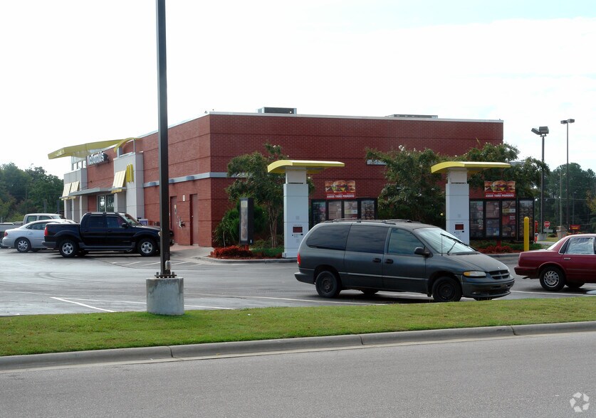 More Photos Of 5102 N.C. Highway 87 S, Fayetteville Unknown For Lease