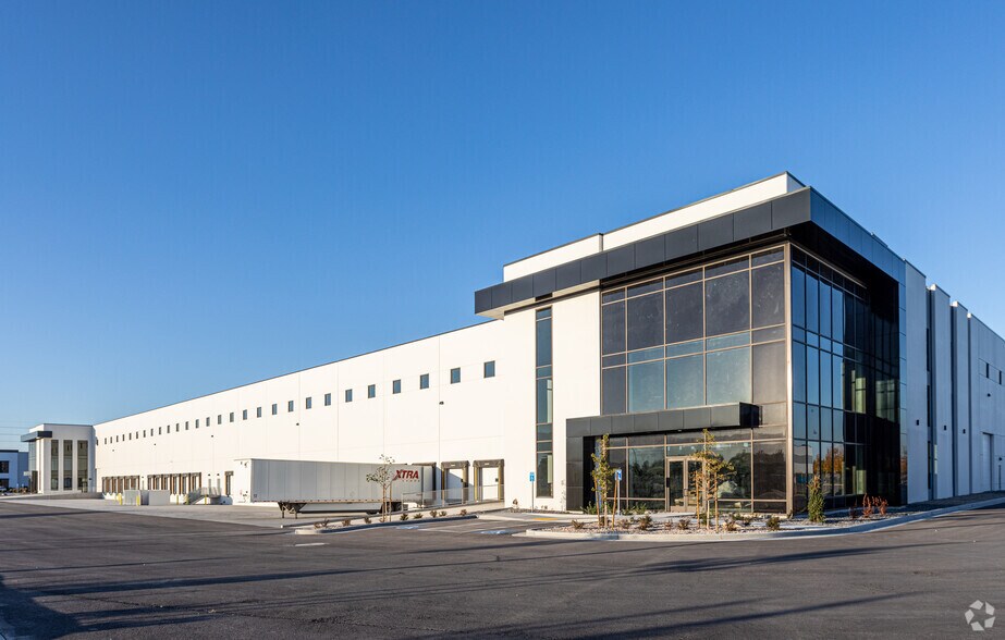 More Photos Of 1396 N 2200 W, Salt Lake City Distribution For Lease