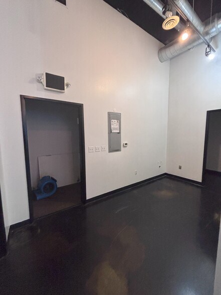 More Photos Of 10-12 NE Shaver St, Portland Apartments For Sale