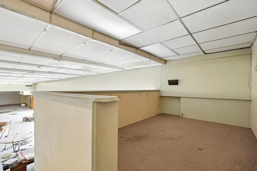 More Photos Of 500-511 E Broadway St, Sweetwater Storefront For Sale