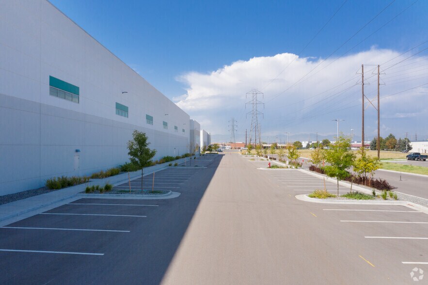 More Photos Of 6050 Washington St, Denver Warehouse For Lease