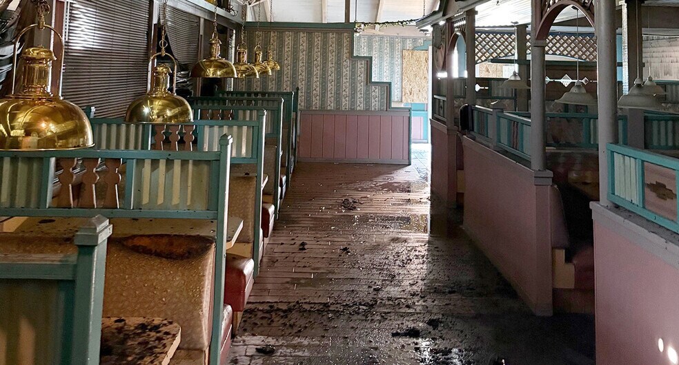 More Photos Of 3851 N Blackstone Ave, Fresno Restaurant For Sale