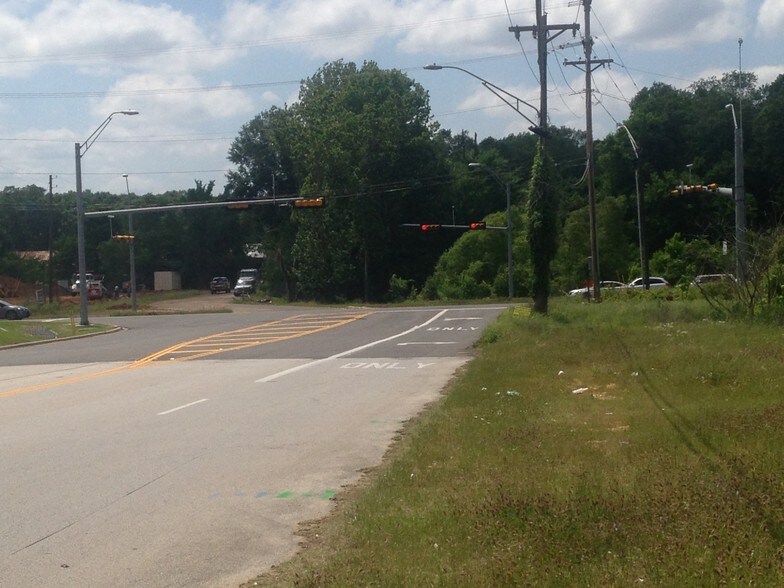 More Photos Of 711 Estes Dr, Longview Freestanding For Lease