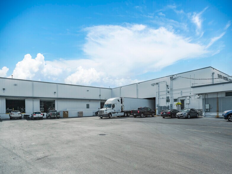 More Photos Of 50 NE 179th St, Miami Manufacturing For Lease