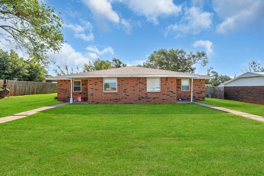 Primary Photo Of 418 N Electra St, Sayre Apartments For Sale