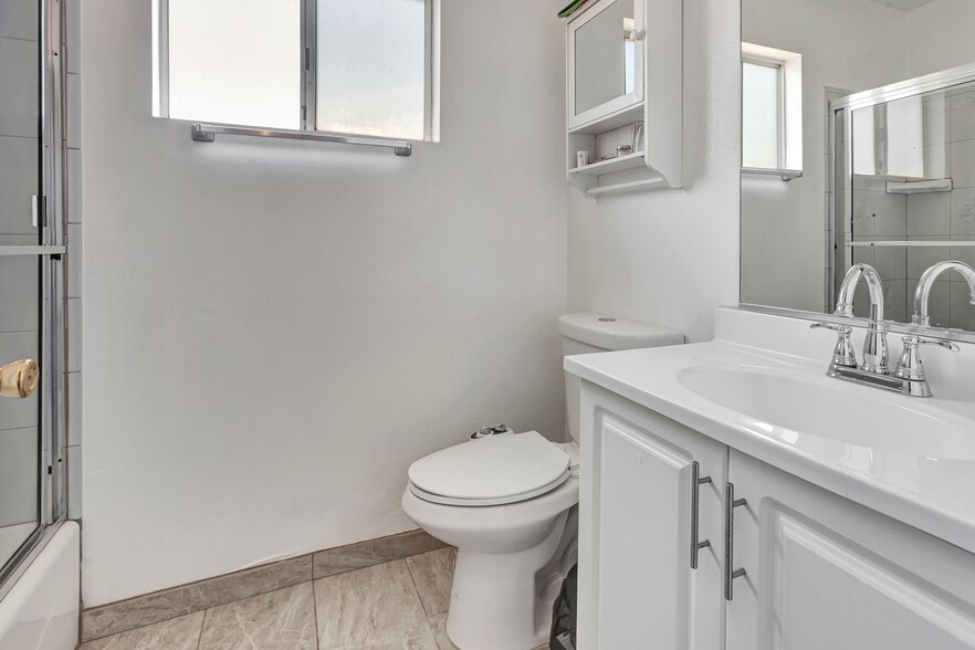 More Photos Of 12725 Barlin Ave, Downey Apartments For Sale