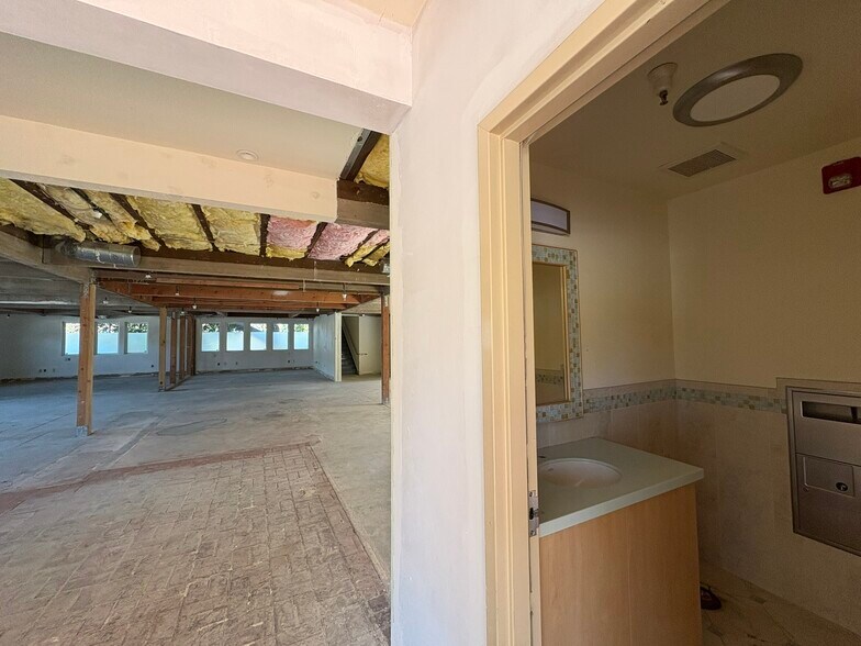 More Photos Of 505 Sir Francis Drake Blvd, Greenbrae Office For Sale