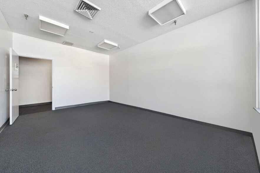 More Photos Of 56 Winthrop St, Concord Medical For Lease