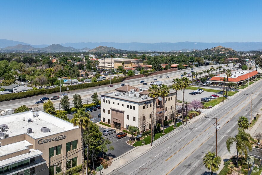 More Photos Of 7065 Indiana Ave, Riverside Medical For Lease