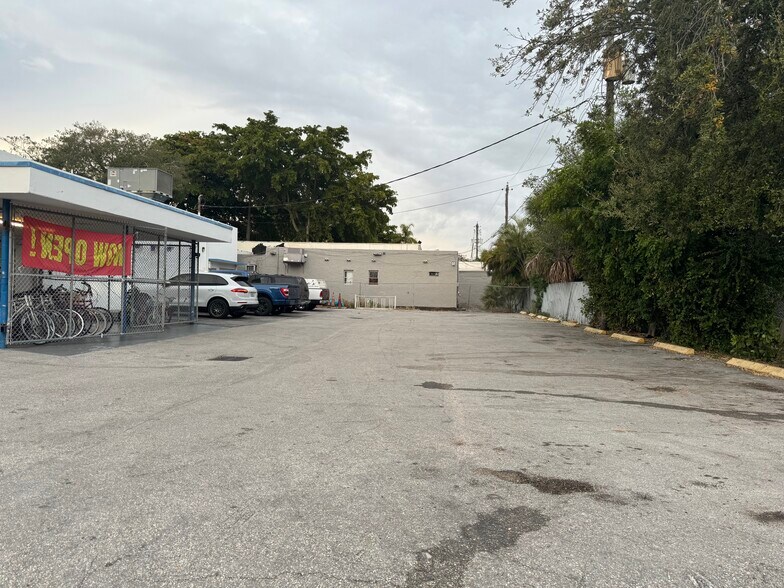 More Photos Of 1101 N Federal Hwy, Hollywood Freestanding For Sale