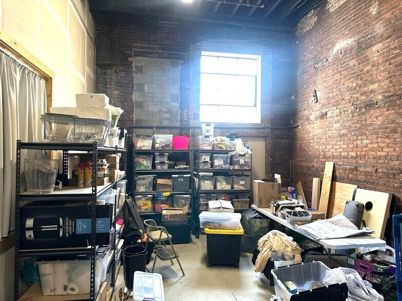 More Photos Of 2111 Center St, Cleveland Storefront Retail Office For Lease
