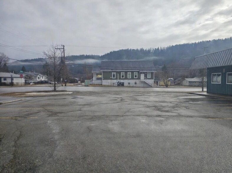 More Photos Of 1023 La Salle Av, Prince George Office For Lease