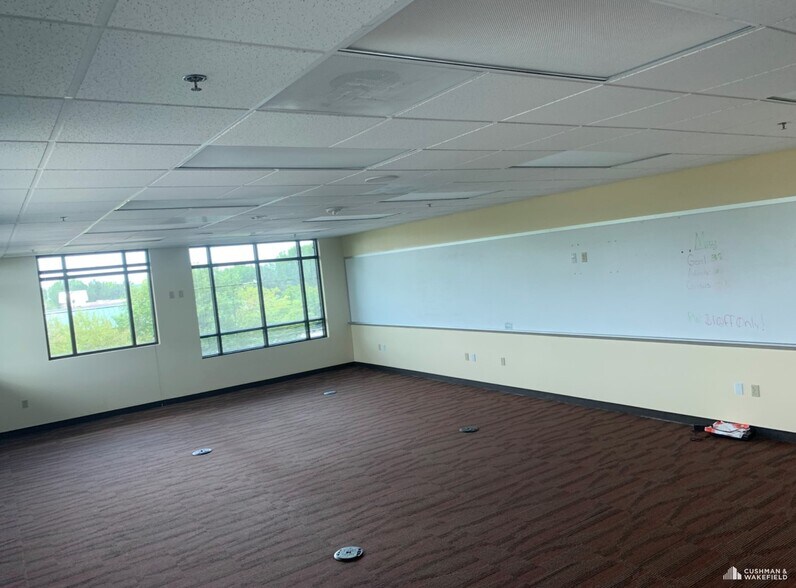 More Photos Of 1605 Foxtrail Dr, Loveland Office For Sale