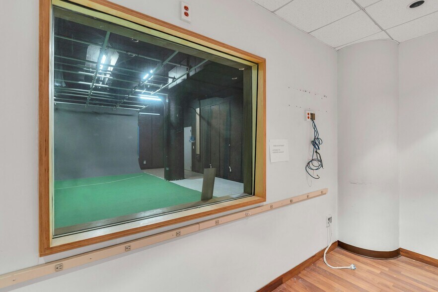 More Photos Of 535-547 W 45th St, New York Loft Creative Space For Lease