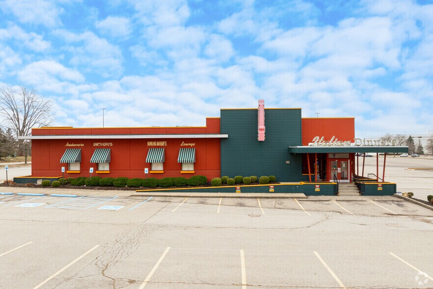 More Photos Of 6045 E 86th St, Indianapolis Restaurant For Lease