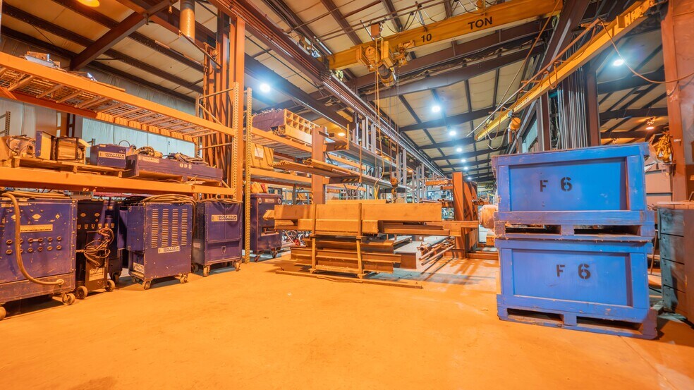 More Photos Of 1019 E Summit St, Crown Point Warehouse For Sale