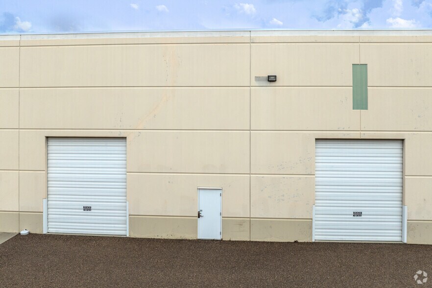 More Photos Of 13860 Stowe Dr, Poway Warehouse For Sale