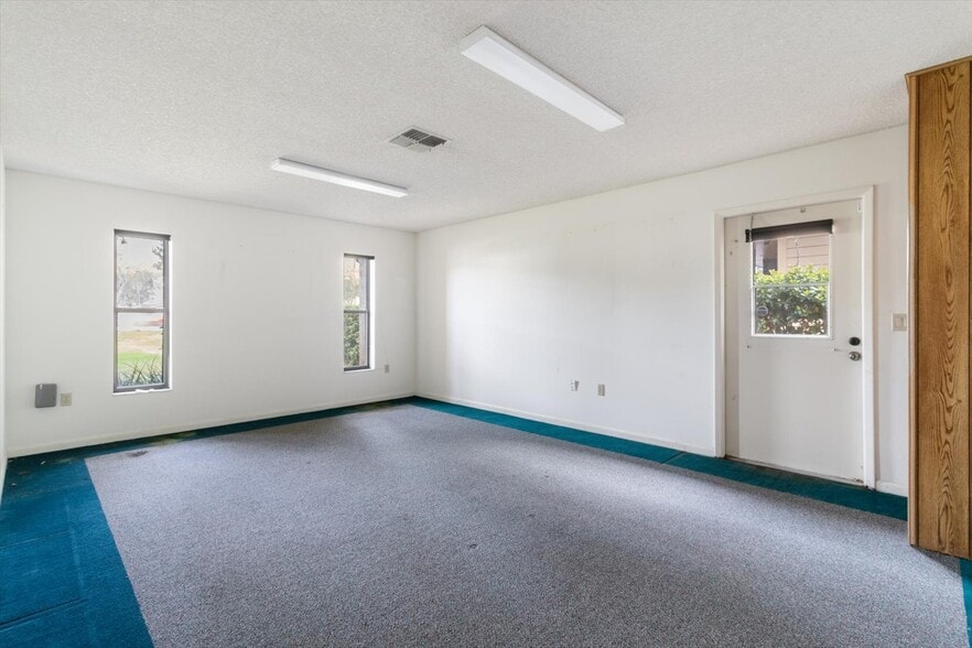 More Photos Of 2303 W Highway 44, Inverness Office For Sale