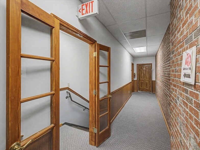 More Photos Of 72 Hillsboro St, Pittsboro Office For Sale