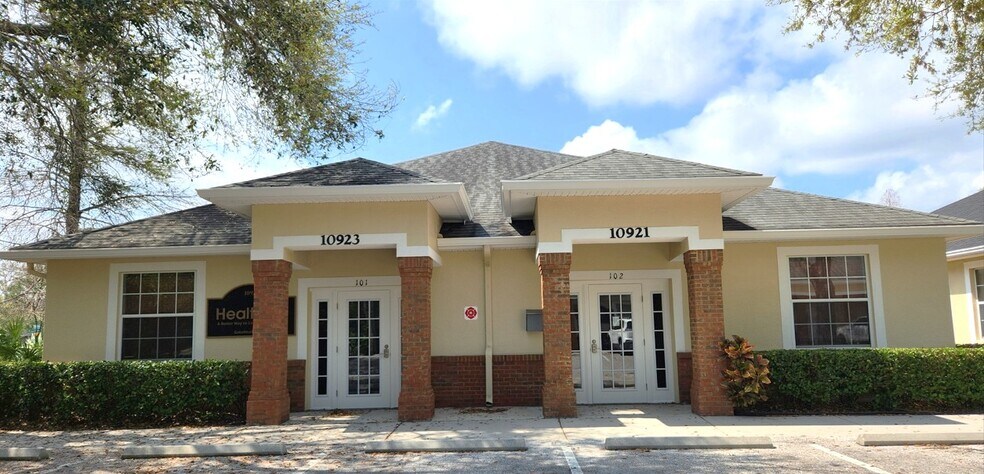 More Photos Of 10921 Countryway Blvd, Tampa Medical For Lease