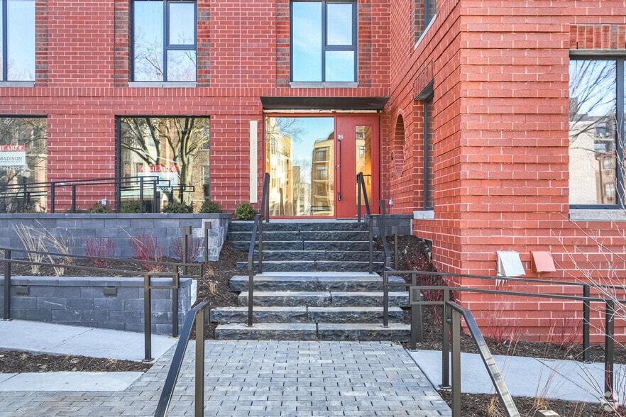 More Photos Of 517 W Main St, Madison Apartments For Lease